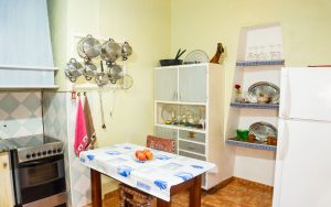 Cocina equipada de la casa rural Cortijo Las Chorreras